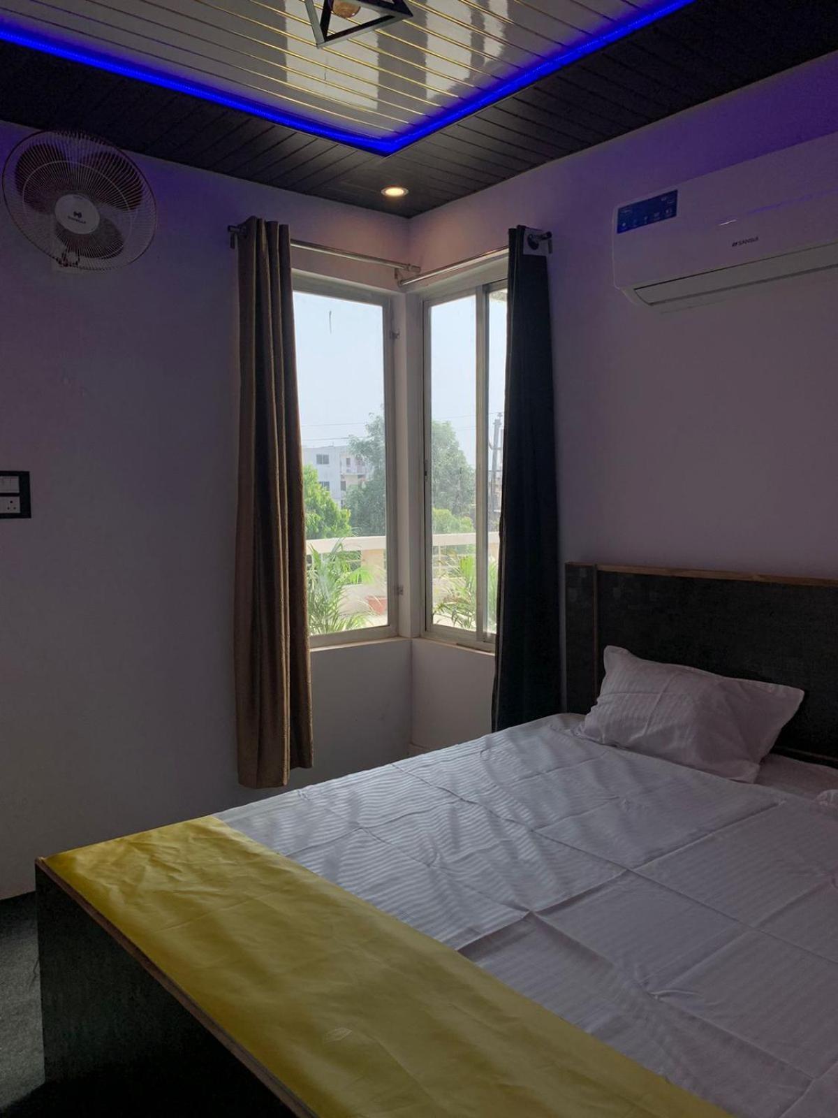 Privyrooms Gorakhpur Ngoại thất bức ảnh