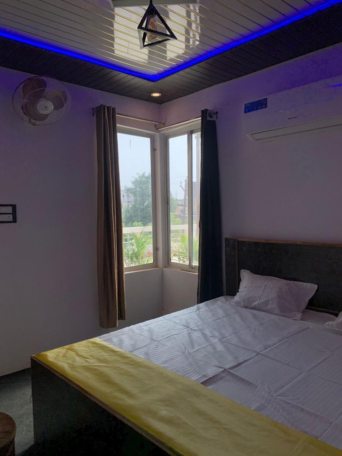 Privyrooms Gorakhpur Phòng bức ảnh